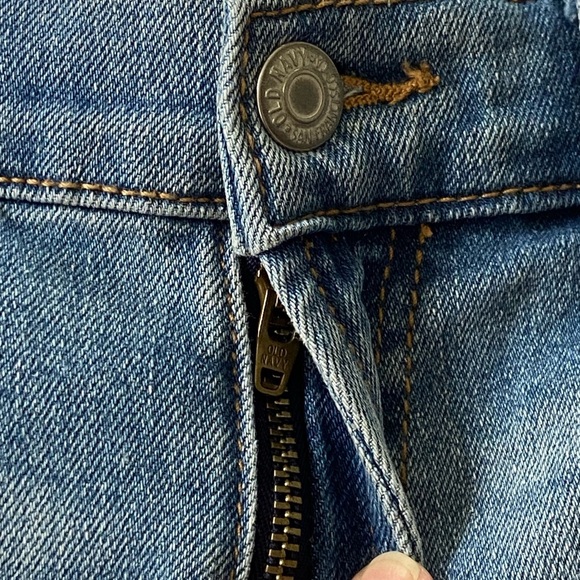 Old Navy Mid-Rise WOW Denim Shorts Jorts, Bermuda, Backyard BBQ, Normcore, Beach - Picture 5 of 11